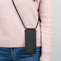 imoshion Color Backcover mit Band iPhone 12 (Pro) - Schwarz