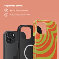 Selencia Vivid Rückabdeckung mit MagSafe Apple iPhone 15 - Wavy Swirl Orange Fern