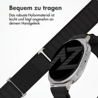 Accezz Nylon Alpine Armband für Samsung Galaxy Watch 9 (40/44mm) / Watch 8 (40/44mm) / Classic (46mm) - Schwarz