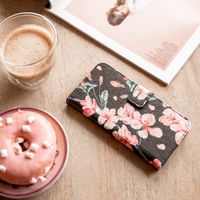 imoshion Design TPU Klapphülle Samsung Galaxy S21 Plus - Blossom Watercolor Black