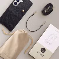 Selencia Nova HandyHülle mit Kordel und Kartenhalter Samsung Galaxy S26 - Schwarz