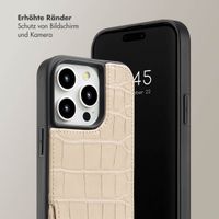 Selencia Nova Croco Back Cover mit Band und Kartenfach für das iPhone 14 Pro - Beige