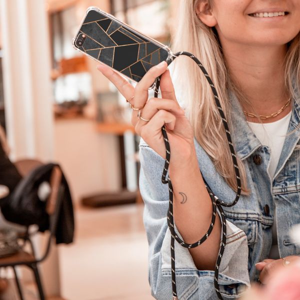 imoshion Design Hülle mit Band für das Huawei P30 Pro - Black Graphic