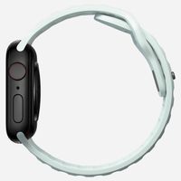 Nomad Sport Band FKM für die Apple Watch Series 1 bis 9 / SE (38/40/41 mm) | Series 10 (42 mm) - Icy Blue Glow