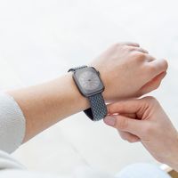 imoshion Elastisches Nylonarmband für das  Apple Watch Series 1 t/m 11 / SE / Ultra (44/45/46/49 mm) - Dunkelgrau