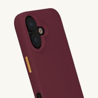 Selencia Rivièra Backcover mit MagSafe mit abnehmbaren Haken Apple iPhone 16 - Bold Burgundy