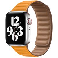 Apple Leather Link für die Apple Watch Series 1-9 / SE - 38/40/41 mm / Series 10 - 42 mm - Größe M/L - California Poppy