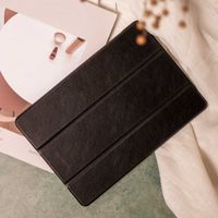 Selencia Trifold Klapphülle aus veganem Leder Galaxy Tab A7 Lite