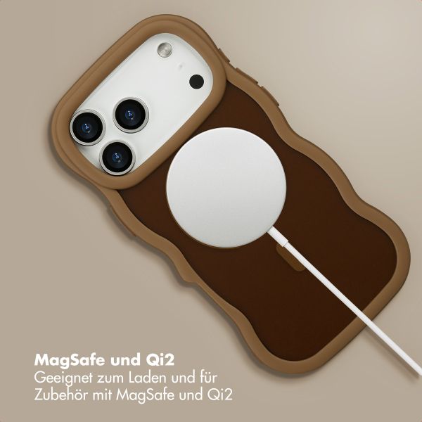 Selencia Wavy Backcover mit MagSafe Apple iPhone 17 Pro Max - Mocha Brown