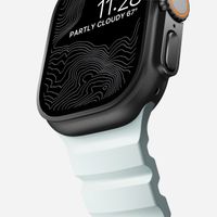 Nomad Rocky Point Armband für das  Apple Watch Series 1 t/m 11 / SE / Ultra (44/45/46/49 mm) - Icy Blue Glow Black