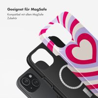 Selencia Vivid Tough Back Cover MagSafe für das iPhone 15 - Double Hearts Rubine Red Lilac