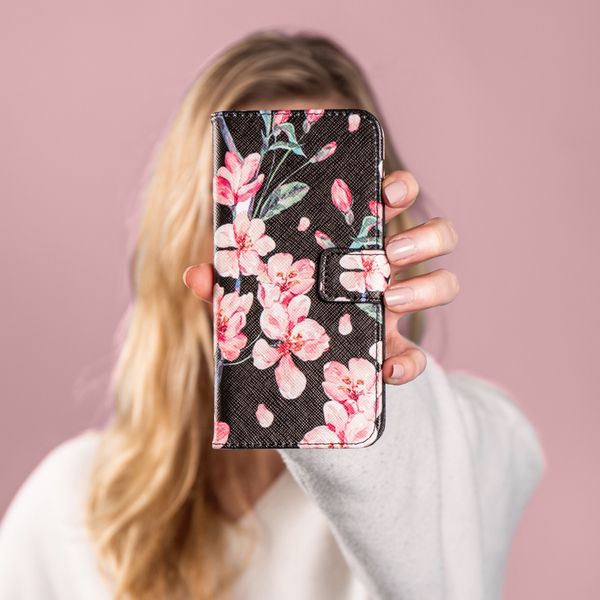 imoshion Design Softcase Bookcase für das iPhone 15 - Blossom Black