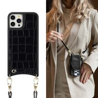 Selencia Nova Croco HandyHülle mit Kordel und Kartenhalter Apple iPhone 12 (Pro) - Schwarz