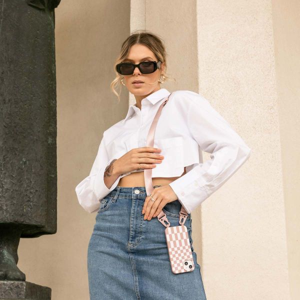 Selencia SilikonHülle design mit abnehmbarem Band Apple iPhone 15 Plus - Irregular Check Sand Pink