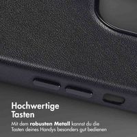 Accezz MagSafe Leather Backcover für das iPhone 13 Pro - Onyx Black