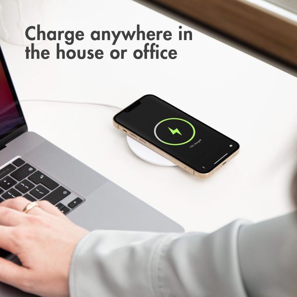 imoshion Qi Soft Touch Wireless Charger - Kabelloses Ladegerät - 10 Watt - Weiß