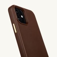 Selencia Rivièra Backcover mit MagSafe mit abnehmbaren Haken iPhone 12 / 12 Pro - Choco Brown