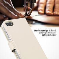 Selencia Echtleder Klapphülle für das voor iPhone SE (2022 / 2020) / 8 / 7 / 6(s) - Greige