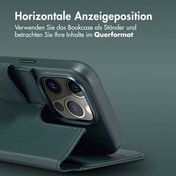 Accezz 2-in-1 Klapphülle aus Leder mit MagSafe für das iPhone 14 Pro - Cedar Green