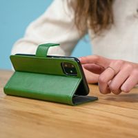 imoshion Luxuriöse Klapphülle Grün für das Motorola Moto G8 Power