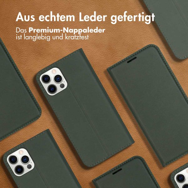 Accezz Premium Leather Slim Klapphülle Apple iPhone 12 (Pro) - Grün