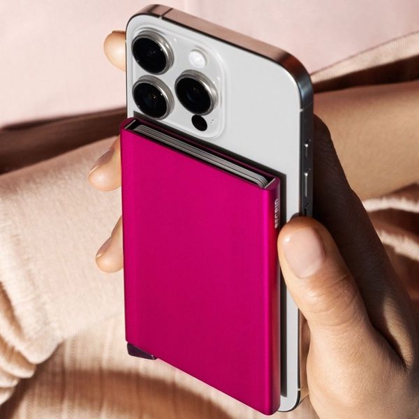 Secrid Cardprotector MagSafe - Kartenhalter - Fuchsia