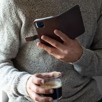 Selencia Echtleder Klapphülle Braun für iPhone 8 Plus / 7 Plus