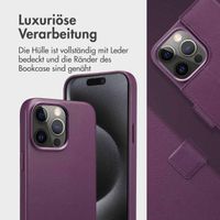 Accezz 2-in-1 Klapphülle aus Leder mit MagSafe für das Apple iPhone 15 Pro Max - Heath Purple