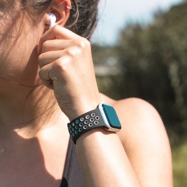 imoshion Silikonband Sport Fitbit Versa 2 / Lite - Schwarz / Grau