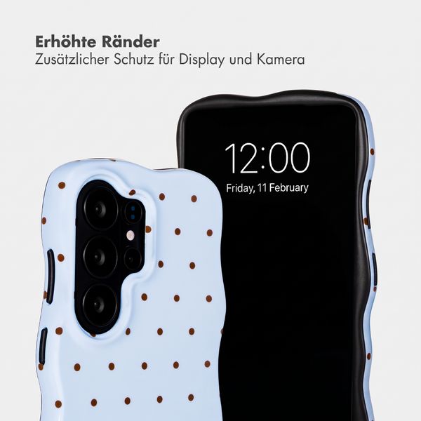 Selencia Vivid Wavy Backcover mit MagSafe Samsung Galaxy S26 Ultra - Happy Dots Digital Sky