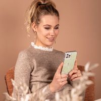 Selencia Zarya Fashion-Backcover mit zuverlässigem Schutz Apple iPhone SE (2022 / 2020) / 8 / 7 / 6(s) - Gold Green Botanic