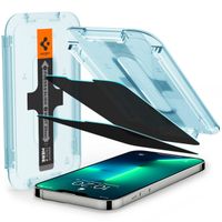Spigen GLAStR Privacy EZ Fit Displayschutzfolie  + Applicator für das Apple iPhone 13 / 13 Pro