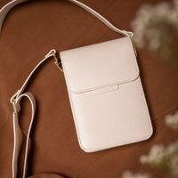 Selencia Avani ﻿Schlangen-Handytasche Crossbody - Weiß