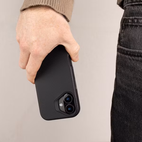 Accezz Tough Back Cover mit MagSafe Apple iPhone 17 - Schwarz