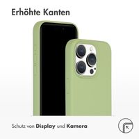 Accezz Liquid Silikoncase für das iPhone 15 Pro - Grün