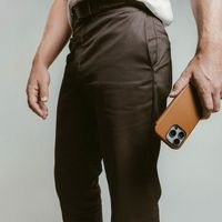 Nomad Modern Leather Folio Klapphülle Apple iPhone 16 Pro - English Tan