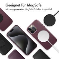 Accezz MagSafe Leather Backcover für das iPhone 15 Pro Max - Heath Purple