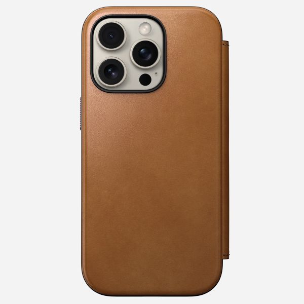 Nomad Modern Leather Folio Klapphülle für das iPhone 16 Pro - English Tan