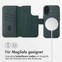 Accezz 2-in-1 Klapphülle aus Leder mit MagSafe für das Apple iPhone 16 - Cedar Green