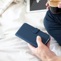 Selencia Echtleder Klapphülle Apple iPhone 12 Mini - Blau