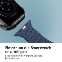 imoshion Geflochtenes Silikonarmband für die Apple Watch Series 1 bis 10 / SE / Ultra (2) (44/45/46/49 mm) - Dunkelblau