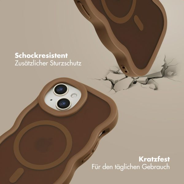 Selencia Wavy Backcover mit MagSafe Apple iPhone 15 - Mocha Brown
