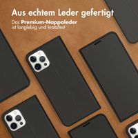 Accezz Premium Leather Slim Klapphülle Apple iPhone 12 (Pro) - Schwarz