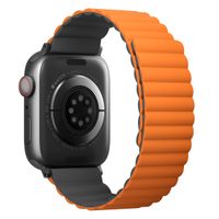 Uniq Revix doppelseitiges Armband für das  Apple Watch Series 1 t/m 11 / SE / Ultra (44/45/46/49 mm) - Charcoal (Grey/Orange)