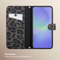 Selencia Sabi Klapphülle mit Leopardenmuster Samsung Galaxy A36 / A56 - Midnight Black