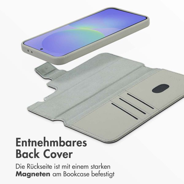 Accezz 2-in-1 Klapphülle aus Leder mit MagSafe Samsung Galaxy A36 / A56 - Light Grey