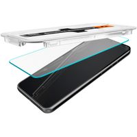 Spigen GLAStR Fit Displayschutzfolie + Applicator 2-pack für das Samsung Galaxy S23