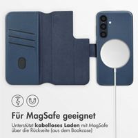 Accezz 2-in-1 Klapphülle aus Leder mit MagSafe für das Samsung Galaxy S24 - Nightfall Blue