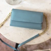 Selencia Clutch Klapphülle aus veganem Leder mit herausnehmbarem Case iPhone 11