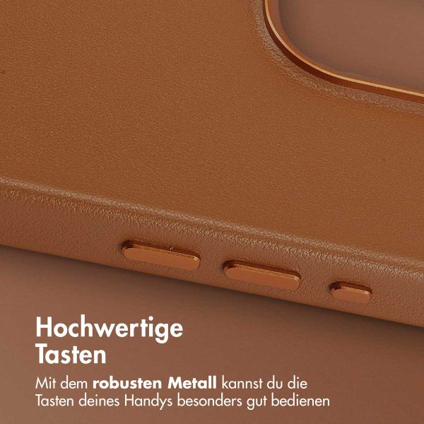 Accezz MagSafe Leather Backcover für das iPhone 15 Pro Max - Sienna Brown